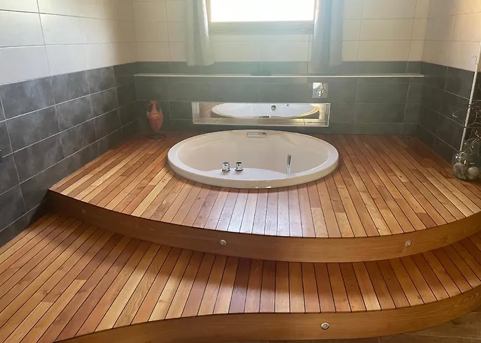 招待所 Le Petit Courault